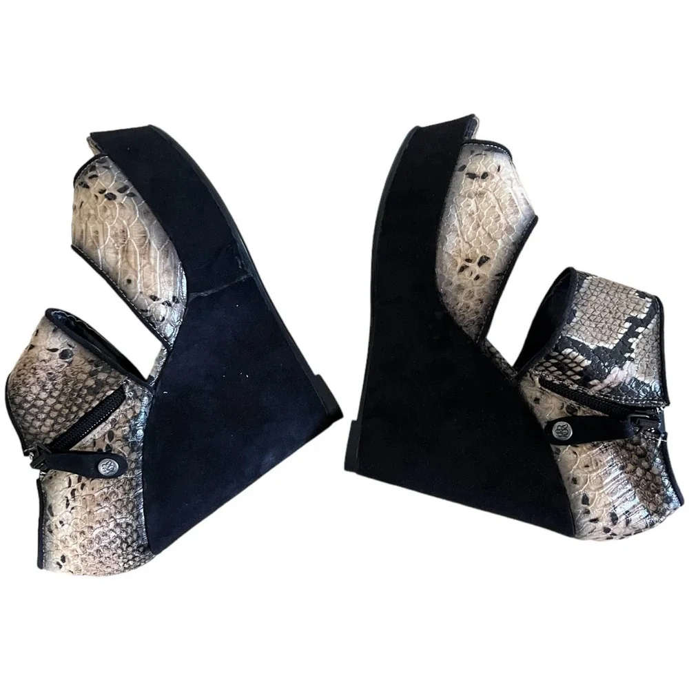 Rock & Republic Y2K Snakeskin Platform Wedge Heels Size 7